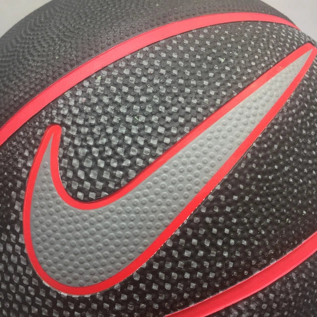 Nike Dominate 8P Basketball